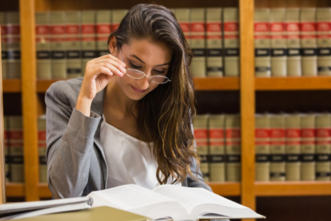 more females are studying law